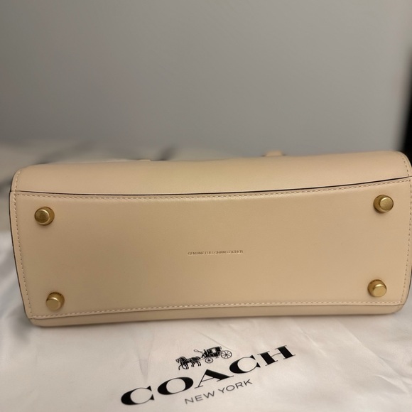Coach Broome Carryall Bag in Brass/Ivory with Gold Hardware New with tags - Picture 13 of 15